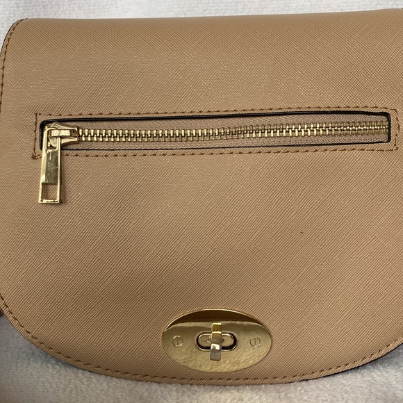 Cross-body Saddle Bag Style Purse - Picture 3 of 11